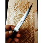 Satake Megumi Japán rozsdamentes 4 részes steak étkezési készlet díszdobozban, 56 HRC, 12,7 cm, gumifa markolat,  Steak a  grillen lézergravír mintázat